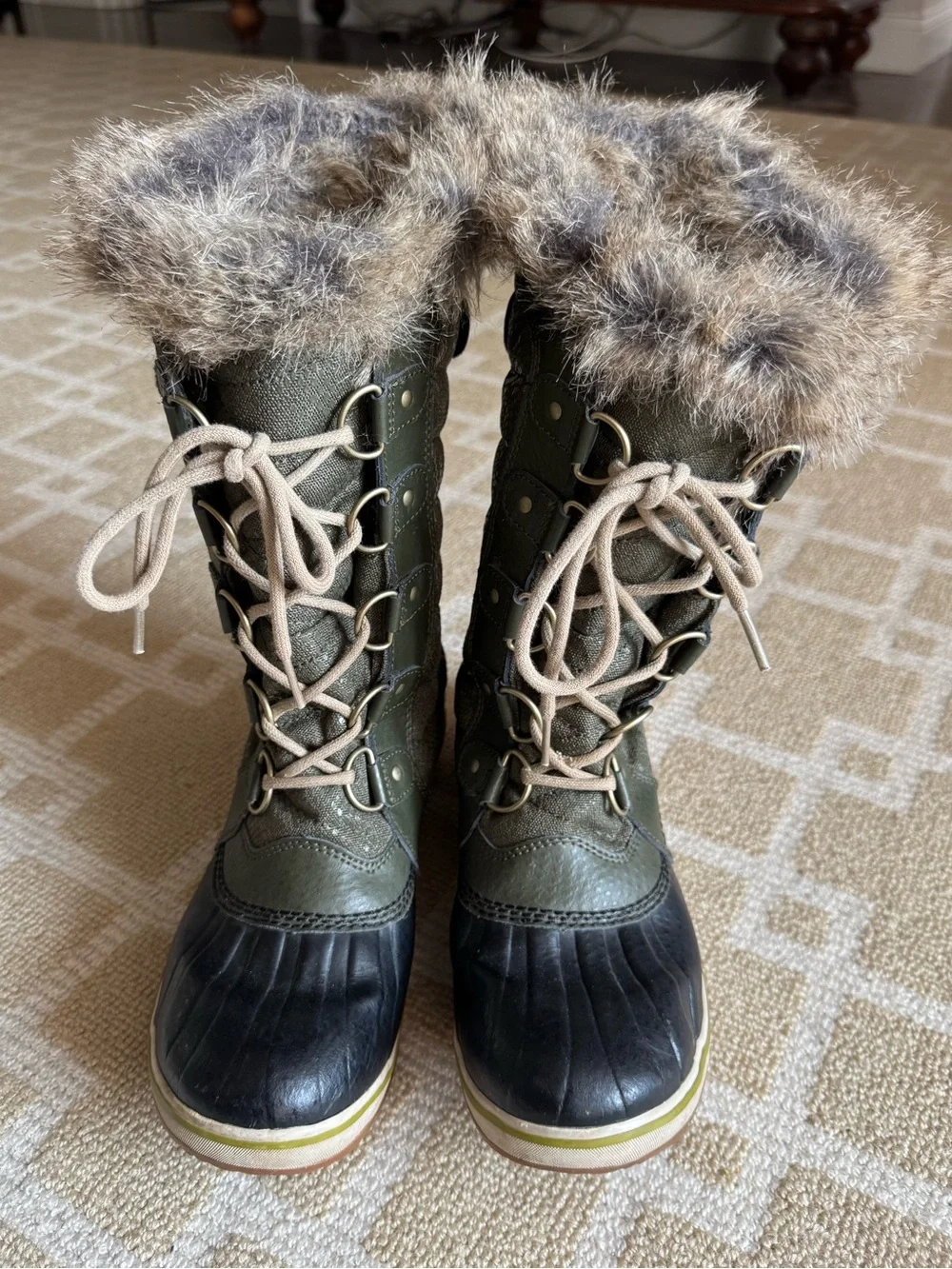 Sorel Tofino II Waterproof Faux Fur Snow Boots Olive Green Black Size 7.5